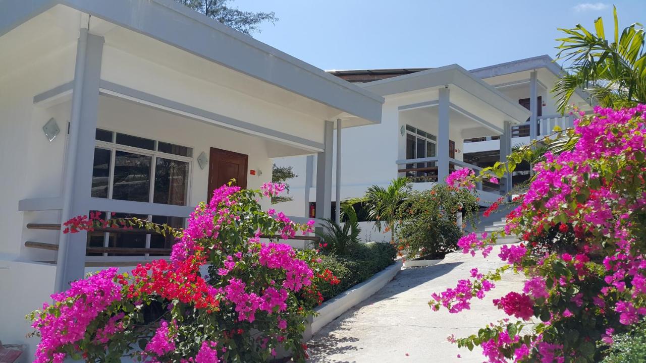 Studio di 80 m² in con 1 bagno privato in zona Spiaggia Coconut Beach Derm Tkov Village Esterno foto